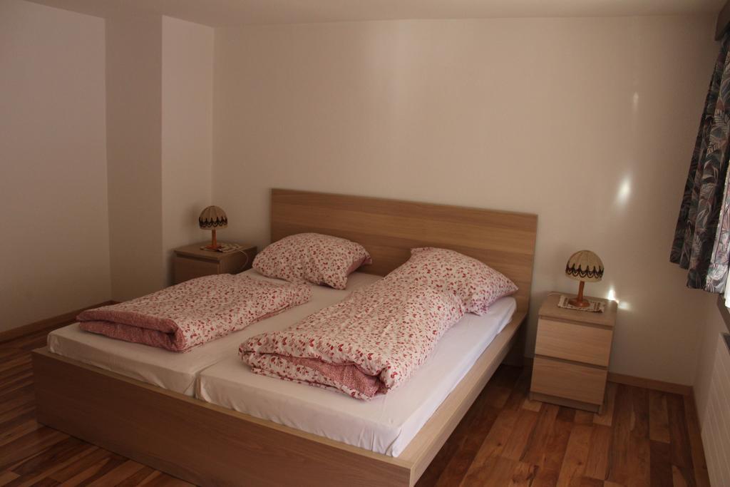 Ferienwohnung Silberdistel, Saastalstrasse 178 Ruang foto