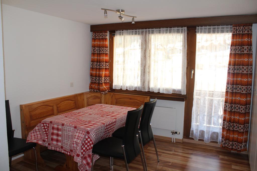 Ferienwohnung Silberdistel, Saastalstrasse 178 Ruang foto
